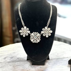Floral rhinestones necklace!